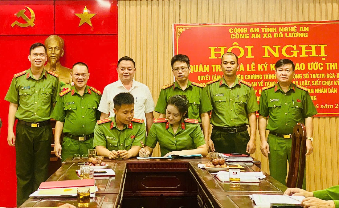 Các tổ ký kết giao ước thi đua