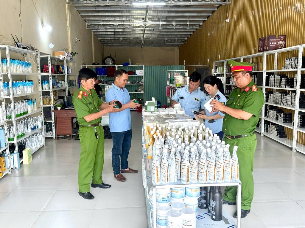Quyết liệt đẩy mạnh kiểm tra, đẩy lùi hàng hóa kém chất lượng, hàng hóa giả mạo nhãn hiệu