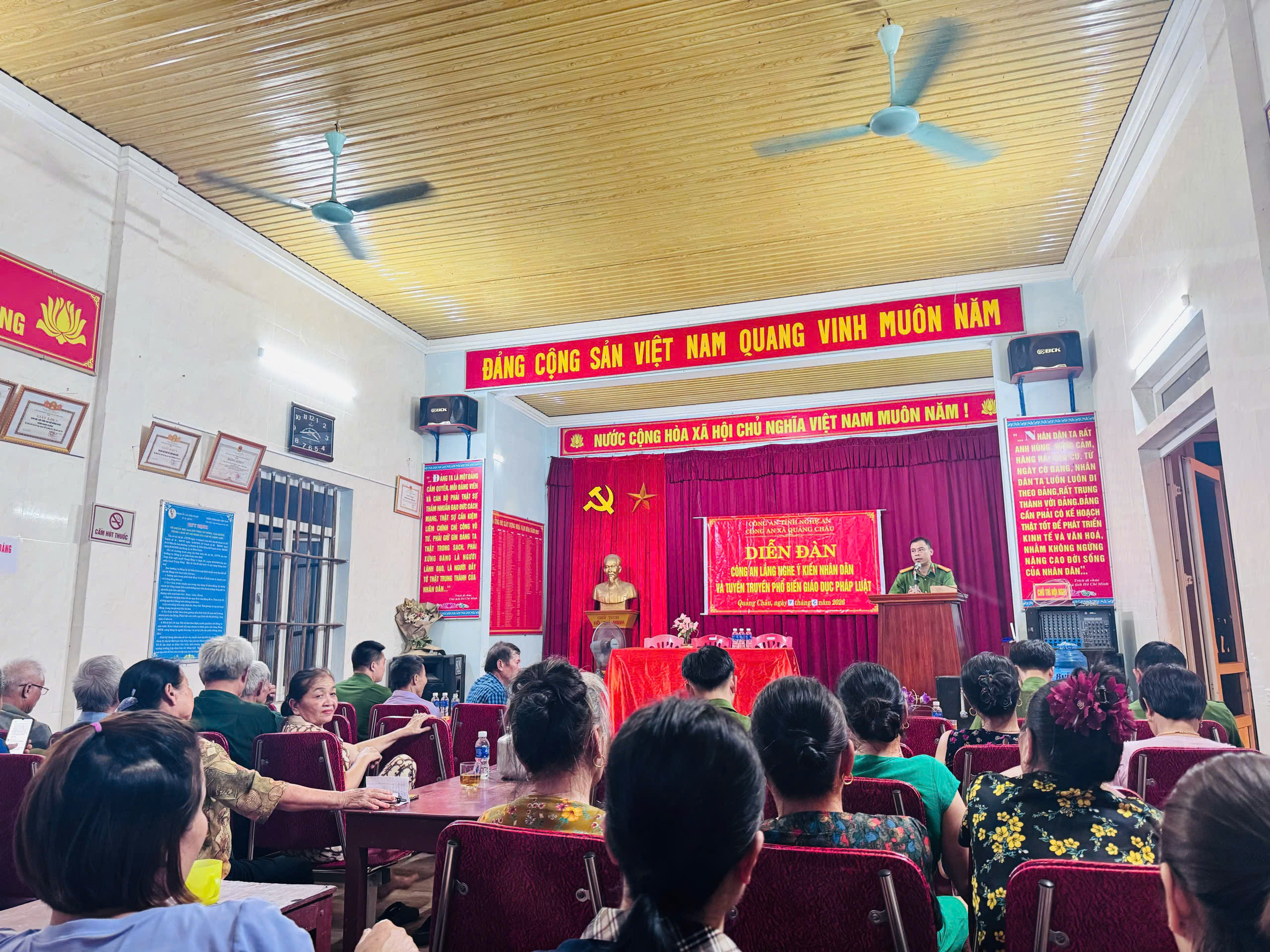 Tổ chức Diễn đàn 