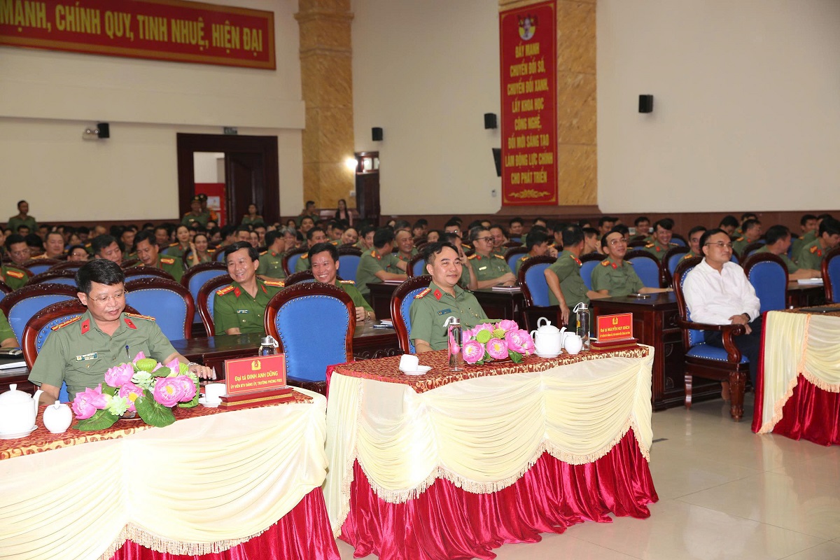 Đại biểu tham dự Hội nghị