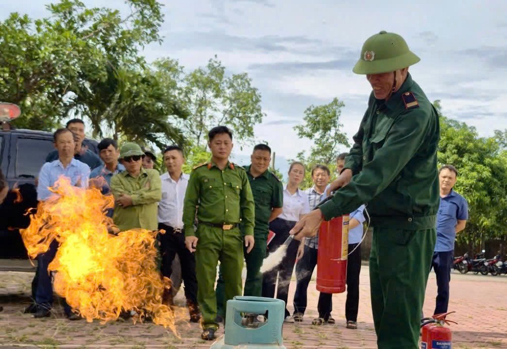 Huấn luyện nghiệp vụ PCCC tại Công ty CP Cảng Nghệ Tĩnh