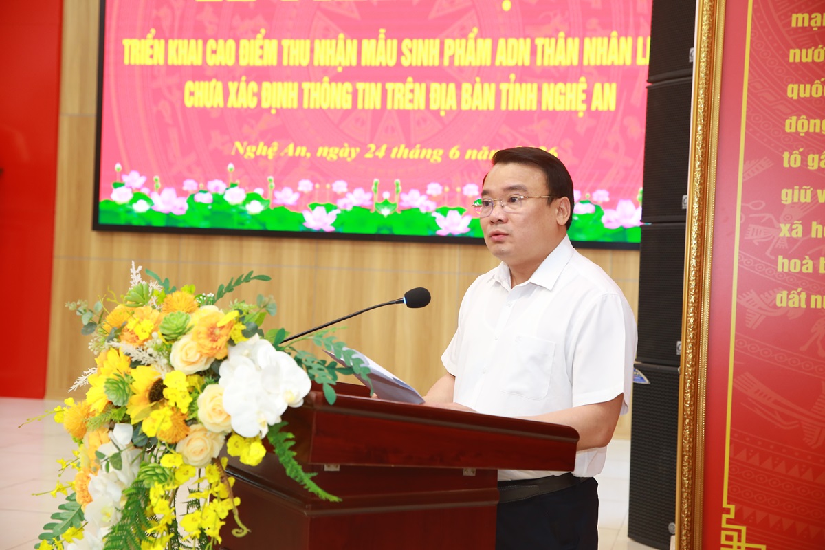 Đồng chí Phùng Thành Vinh, Ủy viên Ban Chấp hành Đảng bộ tỉnh, Phó Chủ tịch UBND tỉnh phát biểu tại buổi lễ