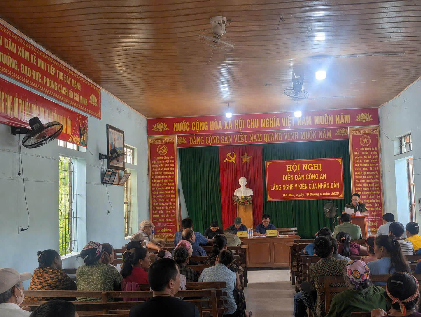 Công an xã Giai Xuân tổ chức Diễn đàn 