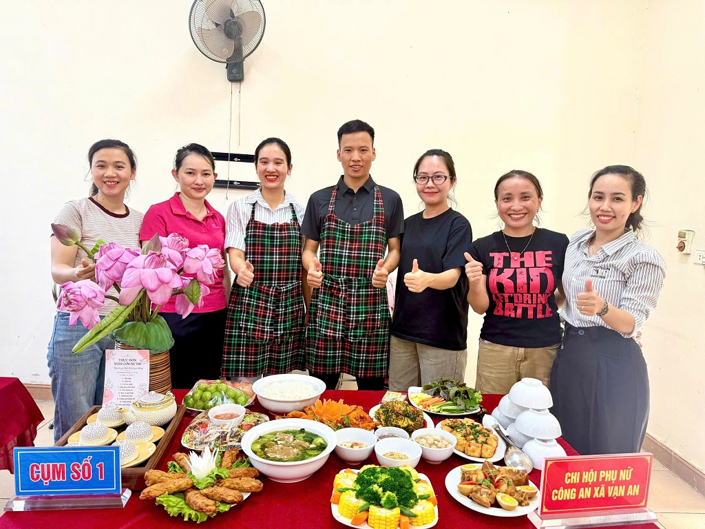 Chi hội Phụ nữ Công an xã Vạn An tham gia Hội thi nấu ăn giỏi