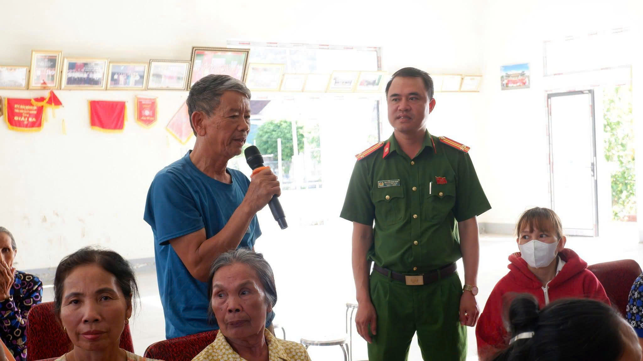 Công an xã Vạn An tổ chức diễn đàn 