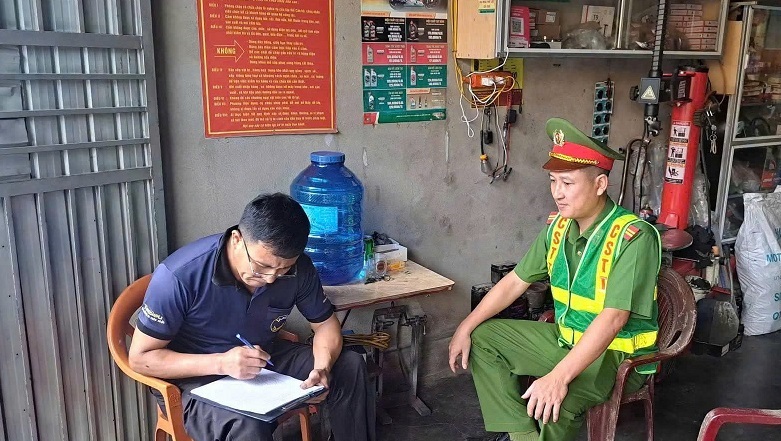 Chủ cơ sở ký cam kết chấp hành nghiêm quy định của pháp luật