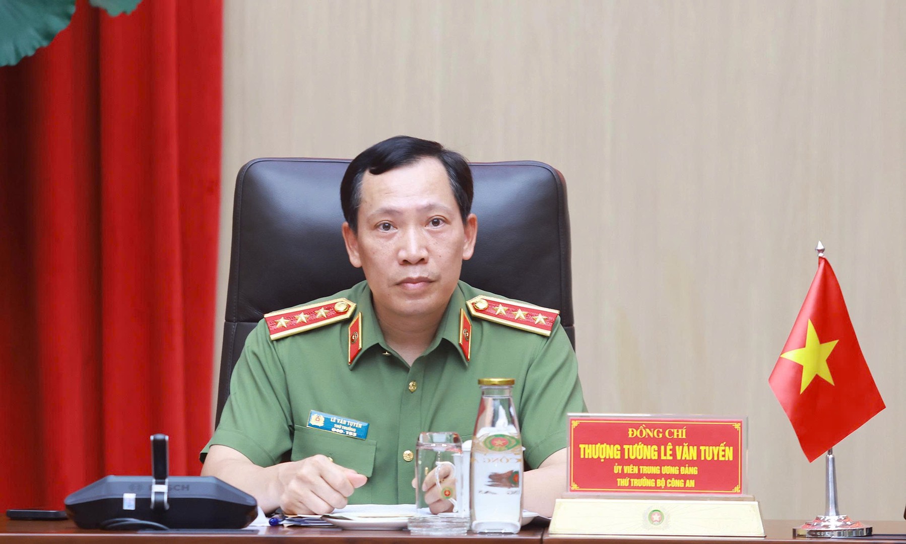 Thứ trưởng Lê Văn Tuyến dặn dò, giao nhiệm vụ cho Đoàn công tác