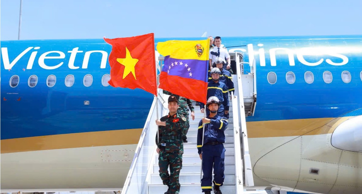 Đoàn cứu nạn, cứu hộ của Việt Nam tới sân bay Simón Bolívar