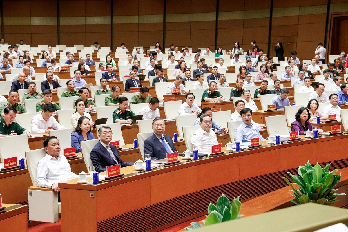 Các đồng chí Lãnh đạo Đảng, Nhà nước tham dự Hội nghị tại điểm cầu Trung ương. Ảnh: VGP/Nhật Bắc