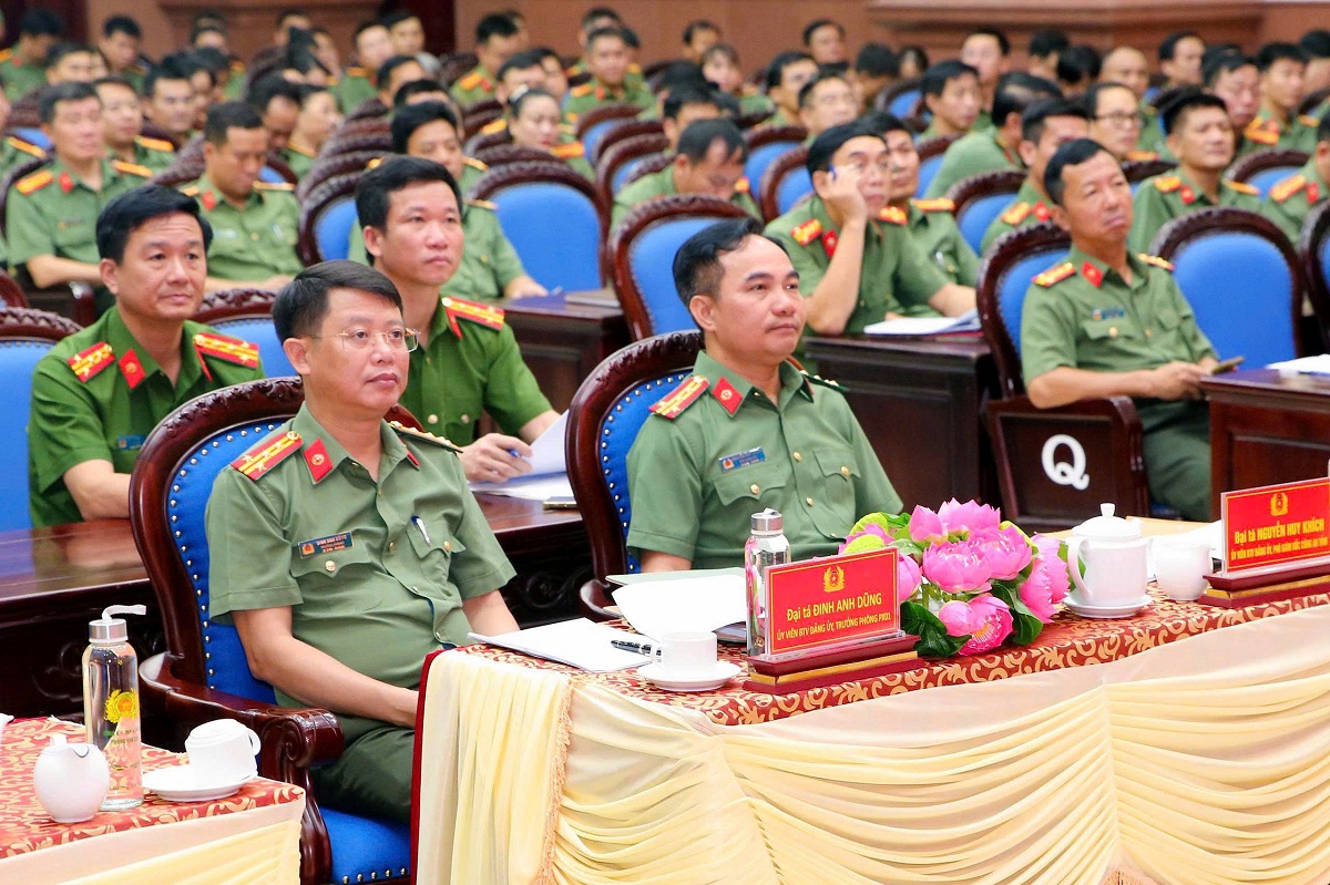 Đại biểu tham dự Hội nghị tại điểm cầu Công an tỉnh Nghệ An
