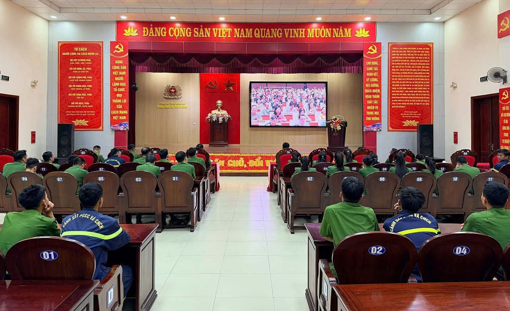 Tại Phòng Cảnh sát PCCC&CNCH Công an tỉnh