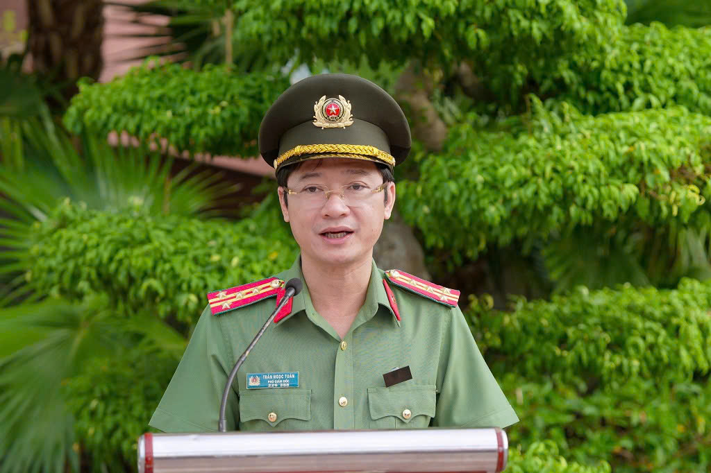 Đồng chí Đại tá Trần Ngọc Tuấn, Phó Giám đốc Công an tỉnh phát biểu khai  mạc Hội thao