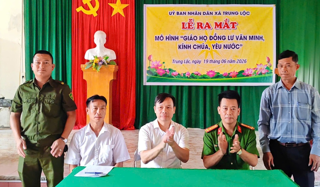 Ra mắt mô hình 