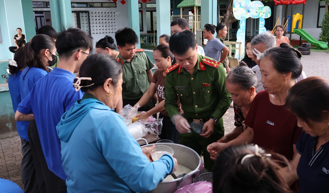 Công an xã Hải Lộc tổ chức chương trình 