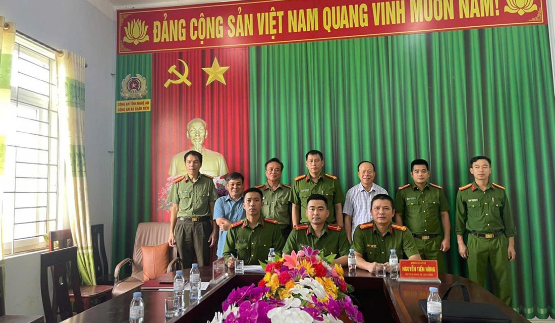 Công an xã Châu Tiến tổ chức ký giao ước thi đua 