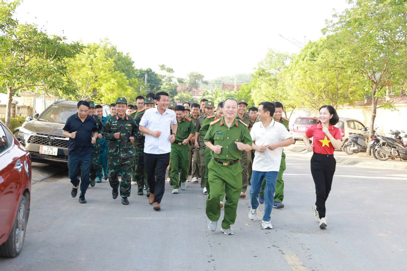 Công an xã Nam Đàn hưởng ứng Giải chạy phong trào “Chung một quyết tâm xây dựng xã, phường, đặc khu không ma tuý”
