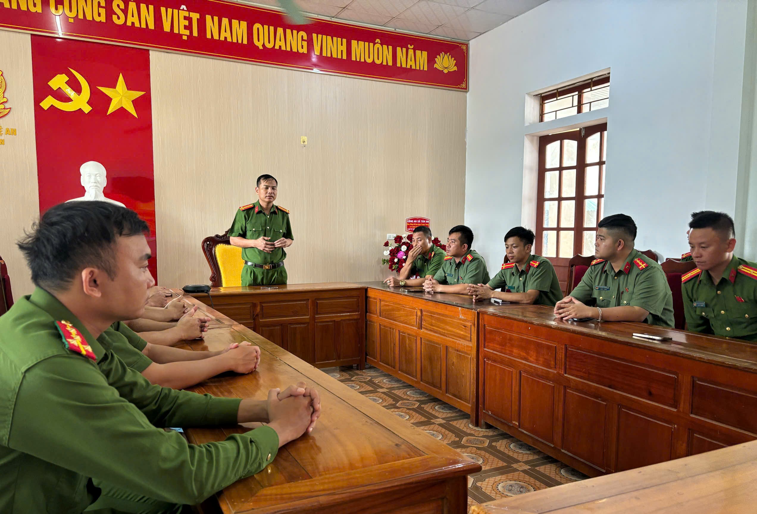 Công an xã Tân An: Tọa đàm kỷ niệm 80 năm Ngày truyền thống lực lượng An ninh nhân dân Việt Nam