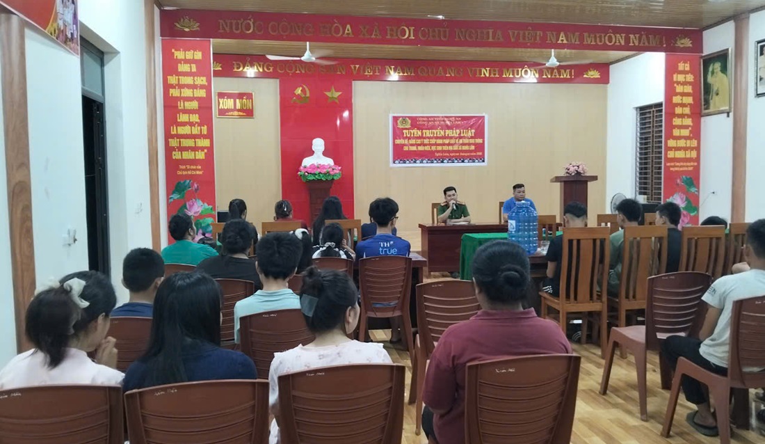 Công an xã Nghĩa Lâm tuyên truyền pháp luật tới thanh, thiếu niên