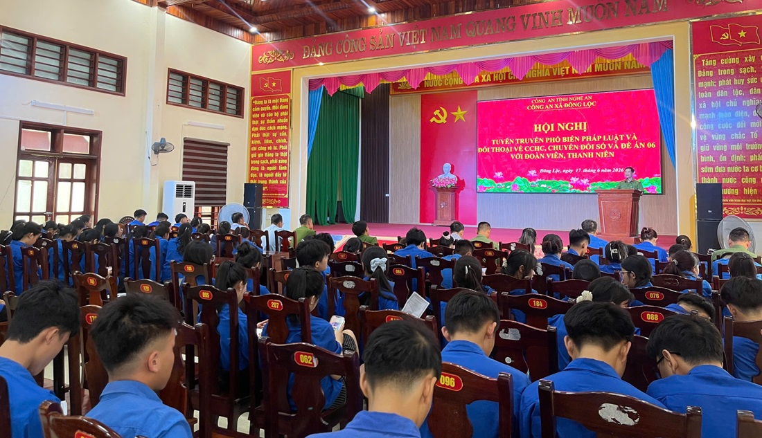 Toàn cảnh buổi tuyên truyền 