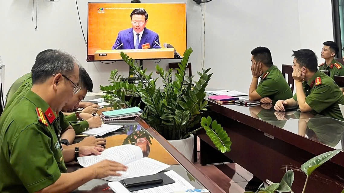 Công an xã Xuân Lâm dự hội nghị trực tuyến toàn quốc về Nghị quyết số 10 của Bộ Chính trị