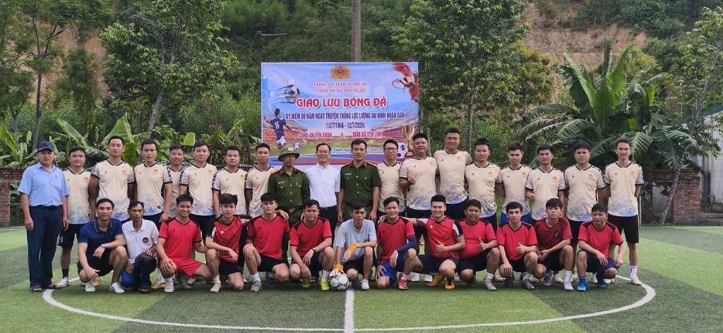 Công an xã Yên Xuân và Giáo xứ Yên Xuân gặp mặt, giao lưu bóng đá