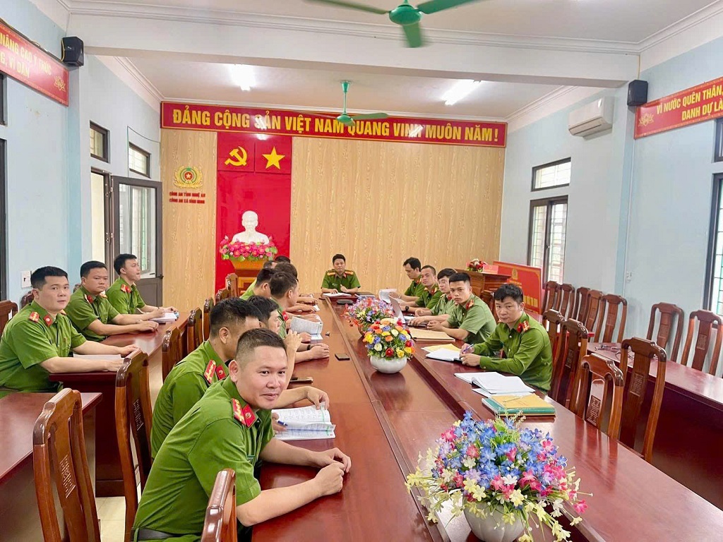 Công an xã Bình Minh dự hội nghị trực tuyến toàn quốc về Nghị quyết số 10 của Bộ Chính trị