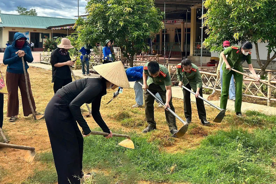 Tôn tạo sân chơi sân chơi cho thiếu nhi