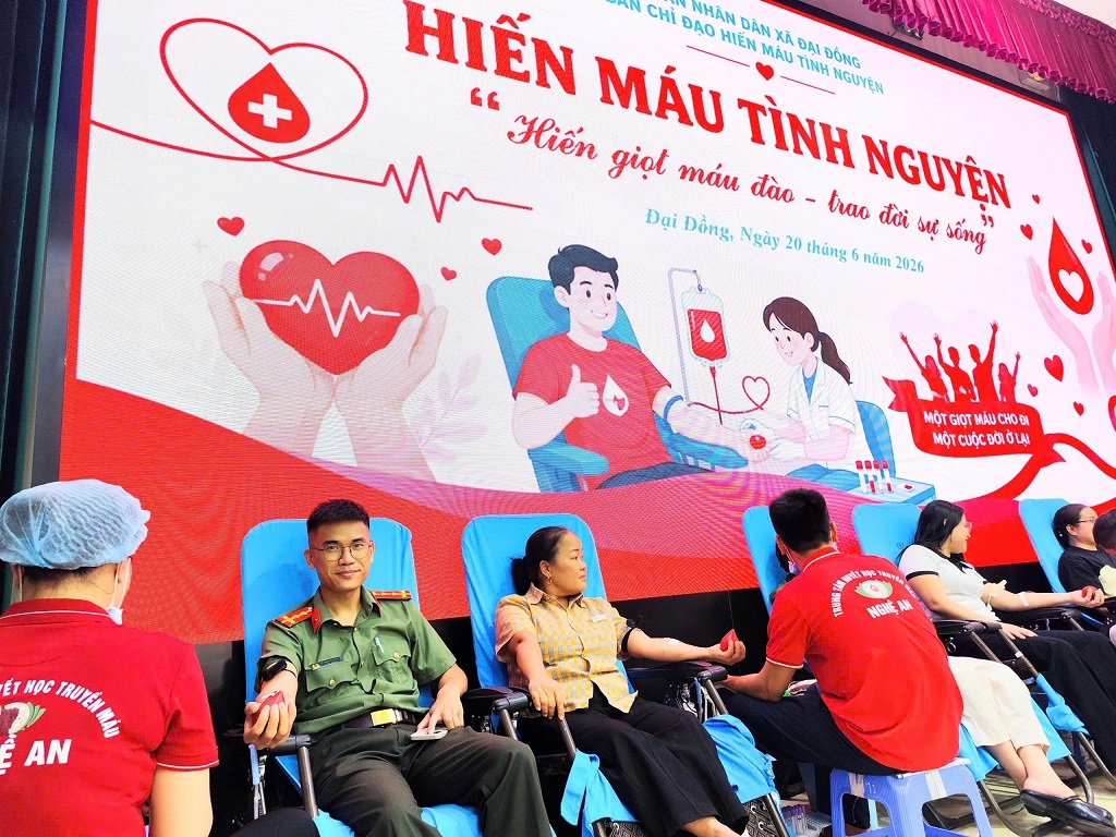 Công an xã Đại Đồng tham gia Ngày hội hiến máu tình nguyện