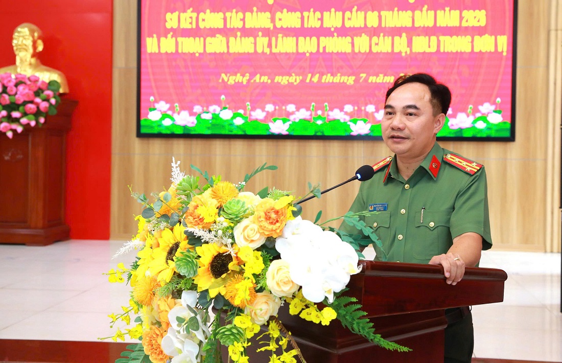 Đồng chí Đại tá Nguyễn Huy Khích, Ủy viên Ban Thường vụ Đảng ủy, Phó Giám đốc Công an tỉnh phát biểu chỉ đạo