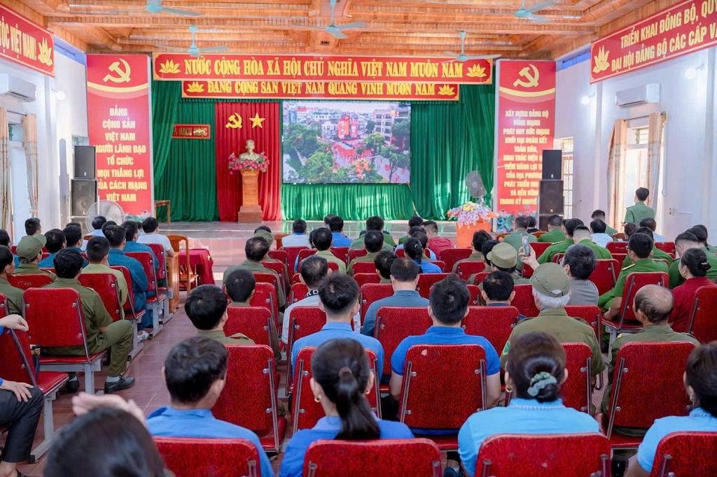 Công an xã Bạch Ngọc tổ chức Lễ mít tinh hưởng ứng Tháng hành động phòng, chống ma túy và phát động toàn dân tố giác tội phạm