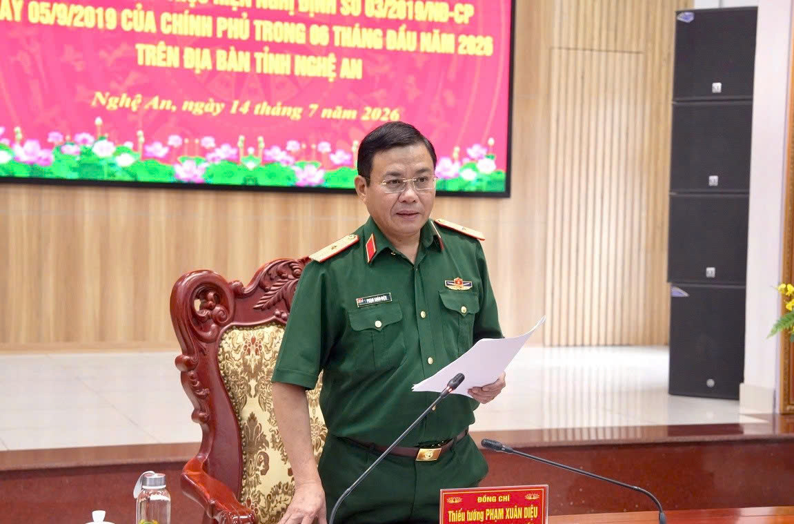 Đồng chí Thiếu tướng Phạm Xuân Diệu, Phó Cục trưởng, Bộ Quốc phòng kết luận buổi  làm việc