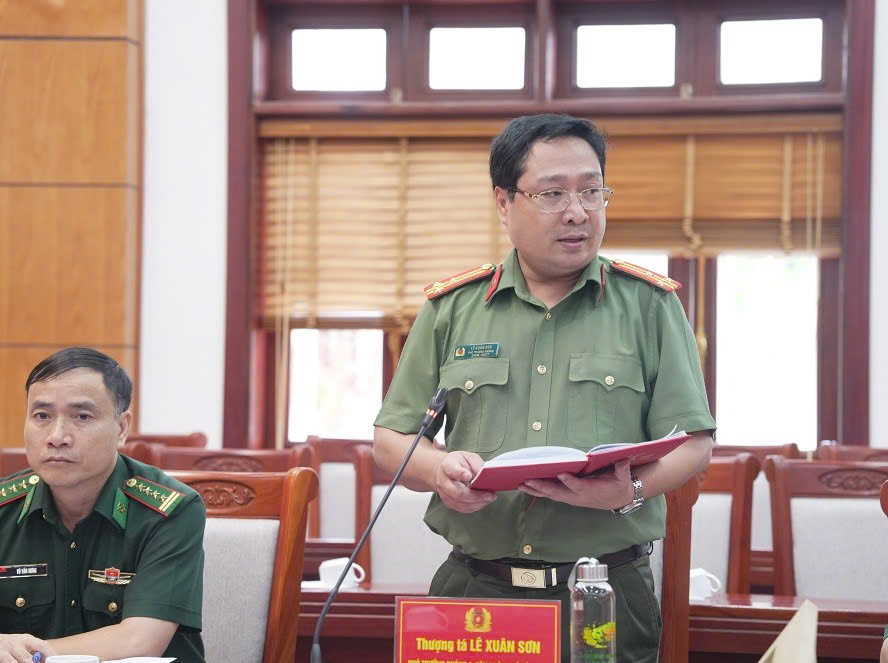 Đại biểu phát biểu tại buổi làm việc