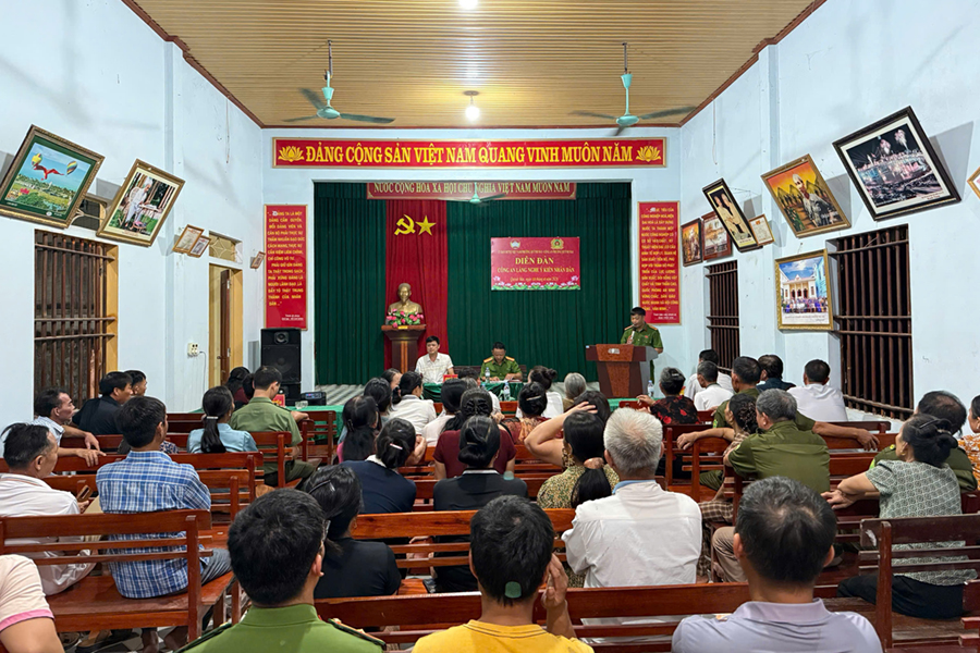 Đông đảo người dân tham gia Diễn đàn