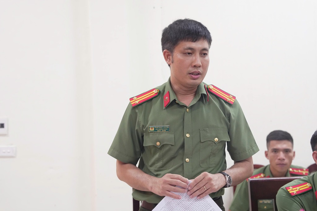 Đại diện lãnh đạo một số phòng phát biểu