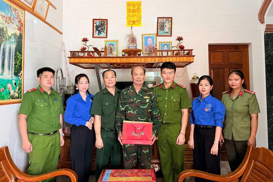 Thăm hỏi, tri ân thương, bệnh binh
