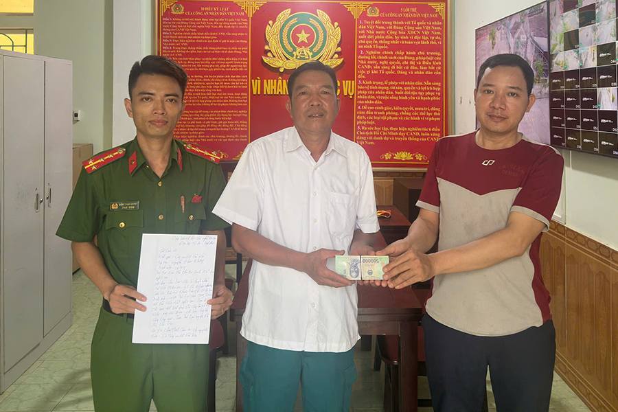 Kịp thời hỗ trợ người dân nhận lại tiền chuyển nhầm