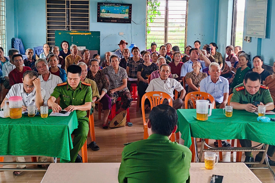 Đông đảo người dân tham gia Diễn đàn