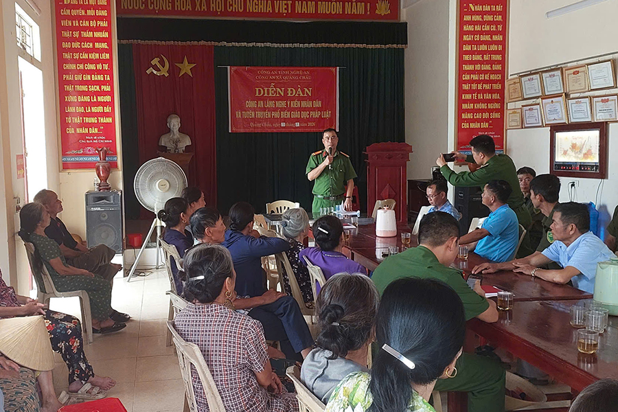 Toàn cảnh diễn đàn