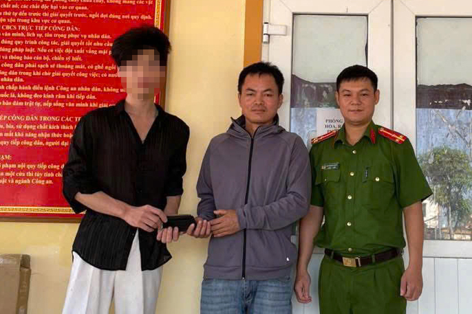 Kịp thời hỗ trợ công dân nhận lại tài sản đánh rơi