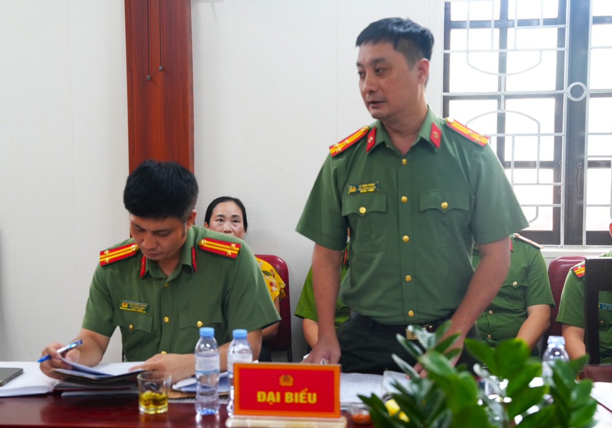 Đại diện lãnh đạo một số phòng Công an tỉnh phát biểu