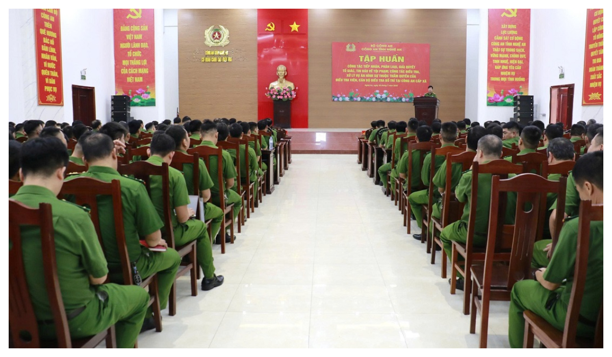 Tập huấn về tiếp nhận, phân loại, giải quyết tố giác, tin báo tội phạm; điều tra, xử lý vụ án hình sự cho Công an cấp xã