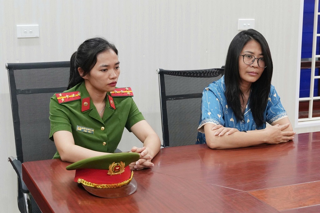 Cơ quan Công an làm việc với các đối tượng: Nguyễn Tất Tín, Lê Thị Dung và Hà Thị Bình