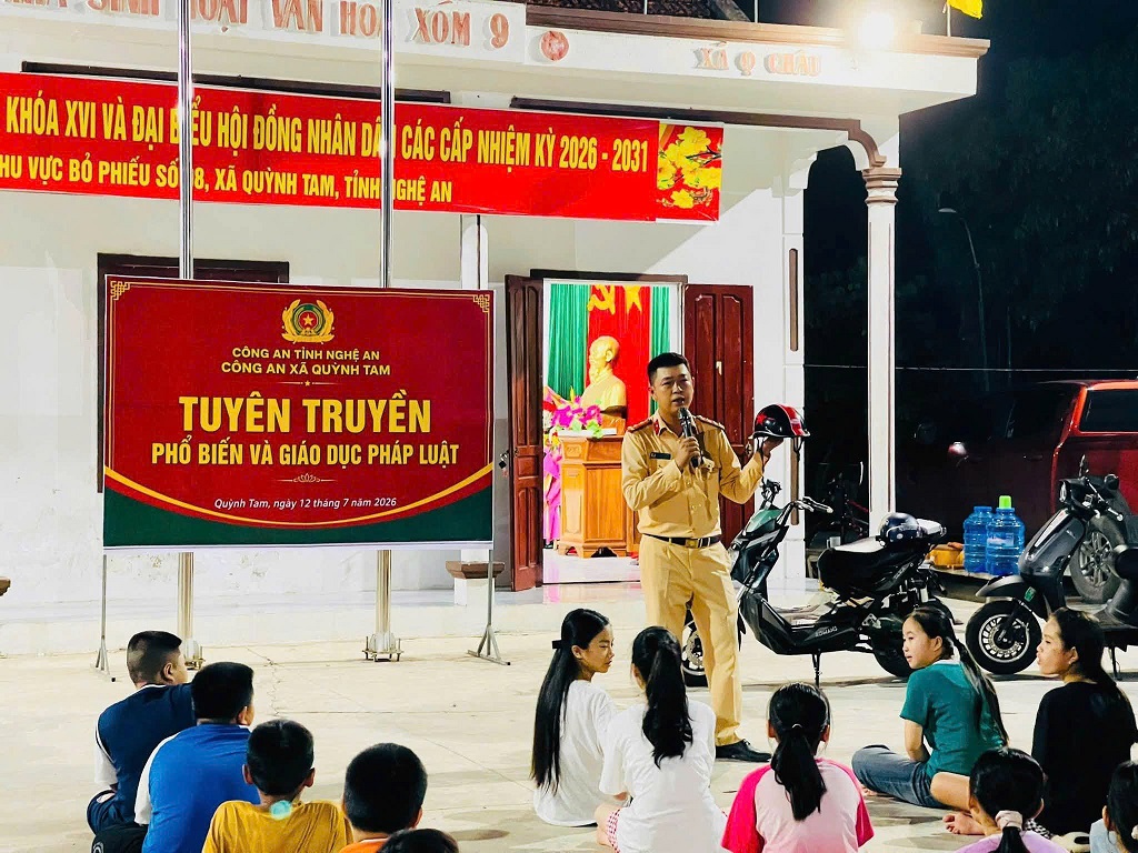 Công an xã Quỳnh Tam tuyên truyền, phổ biến pháp luật