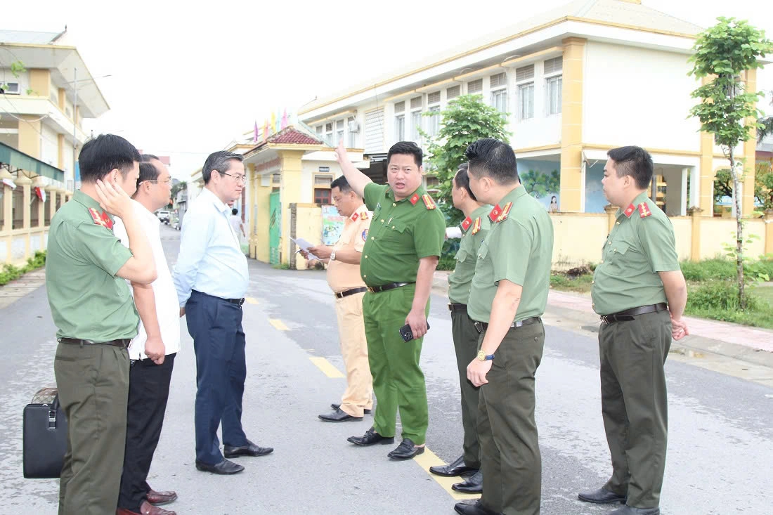 Cục Xây dựng phong trào bảo vệ ANTQ - Bộ Công an kiểm tra công tác chuẩn bị tổ chức Ngày hội toàn dân bảo vệ an ninh Tổ quốc năm 2026 tại phường Hoàng Mai
