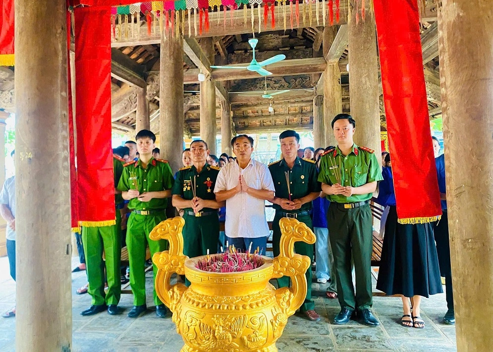 Công an xã Nghĩa Đồng tri ân Anh hùng liệt sĩ