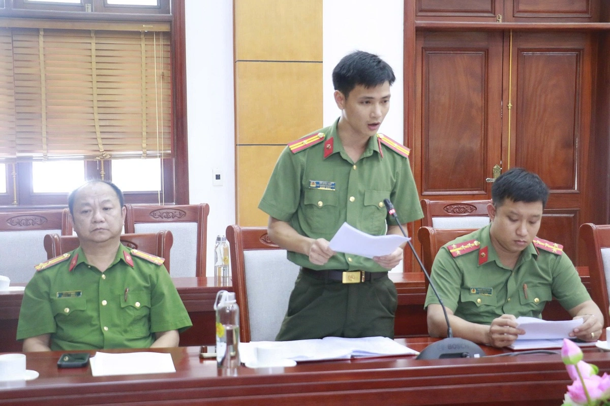 Đại biểu trình bày tham luận
