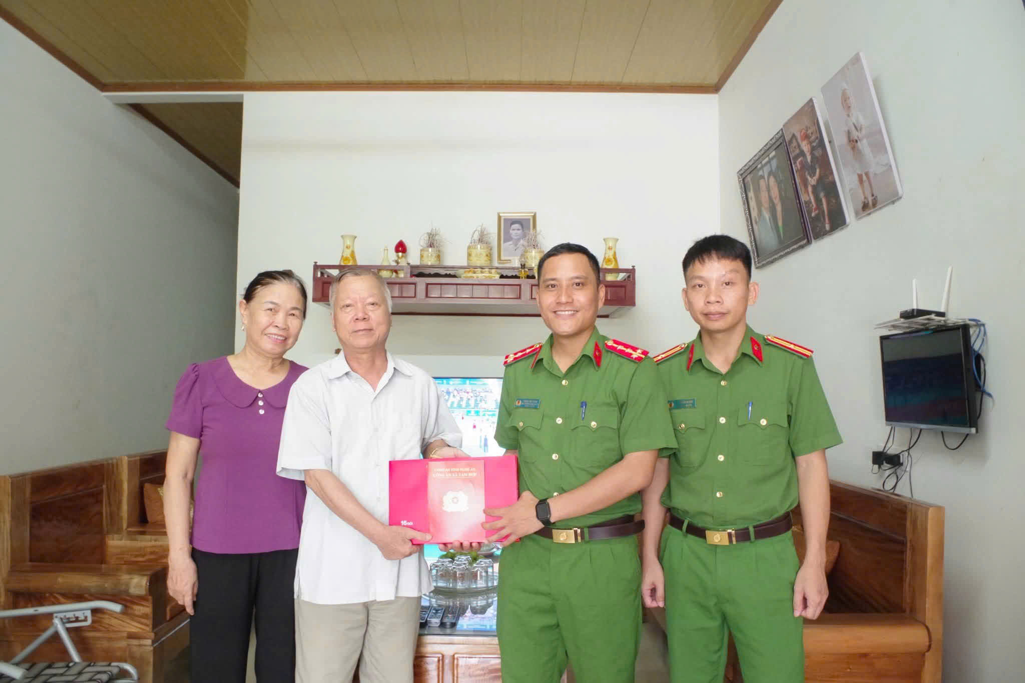 Công an xã Tam Hợp tổ chức nhiều hoạt động nhân kỷ niệm 79 năm Ngày Thương binh - Liệt sĩ