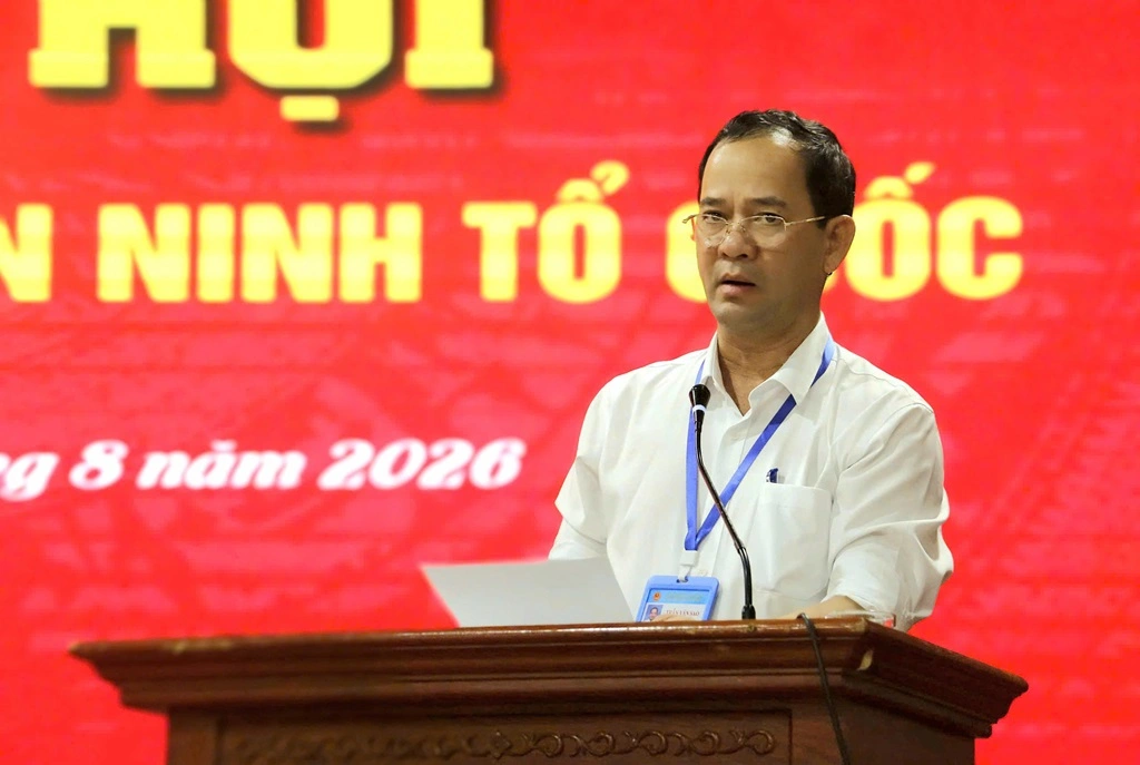 Đồng chí Trần Văn Sao, Phó Bí thư Đảng ủy, Chủ tịch UBND xã Văn Kiều phát biểu 