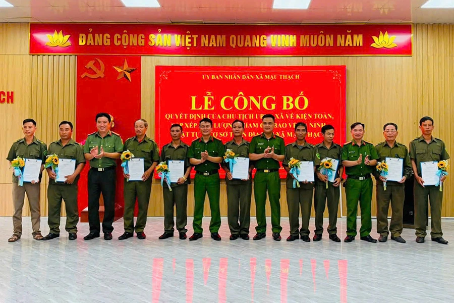 Tham mưu tổ chức lễ công bố kiện toàn lực lượng tham gia bảo vệ an ninh, trật tự ở cơ sở