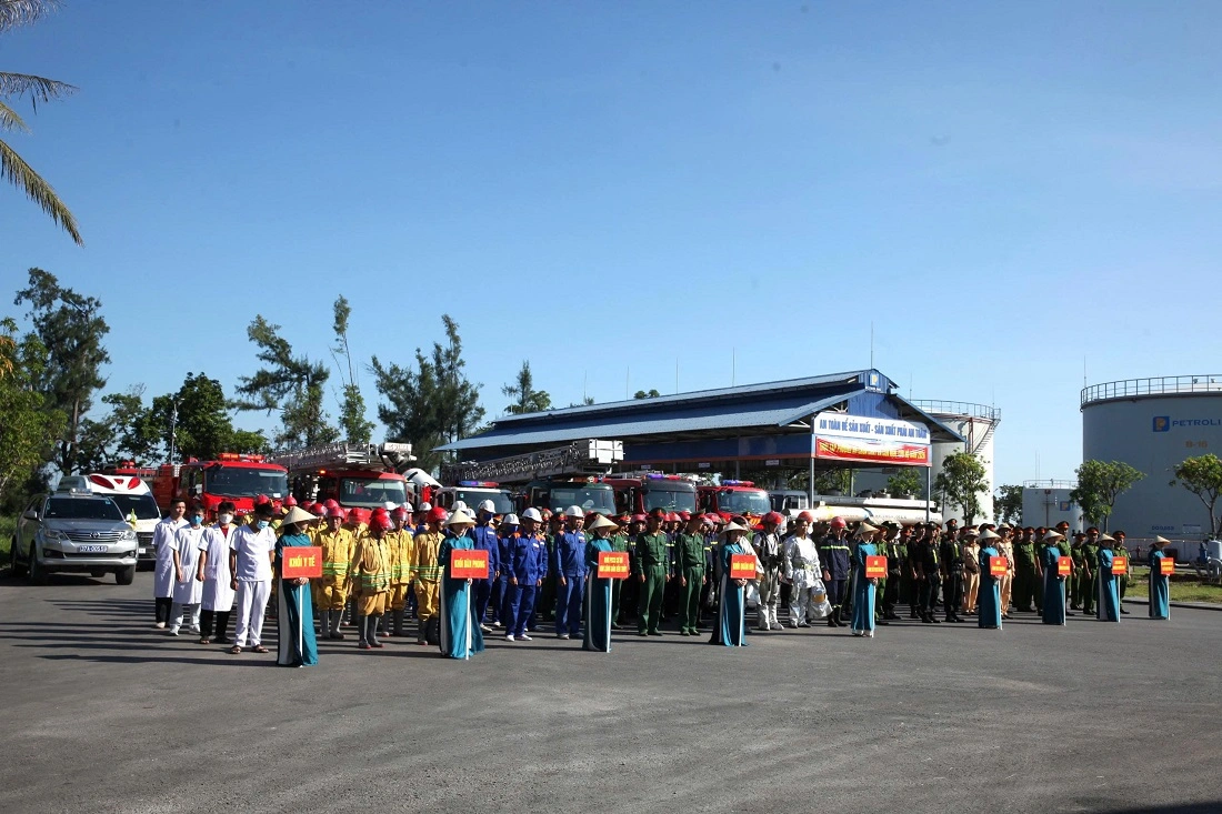Đại biểu và lực lượng tham gia diễn tập